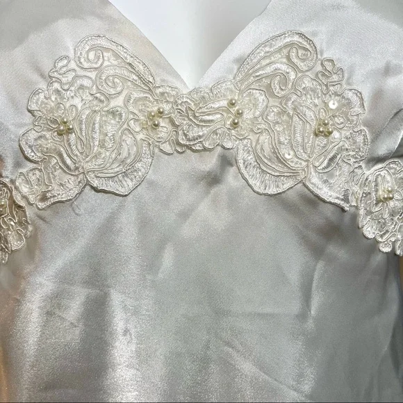 M VS Victoria’s Secret Vintage Embellished Perl White Satin Bride Slip and Robe - Picture 6 of 13